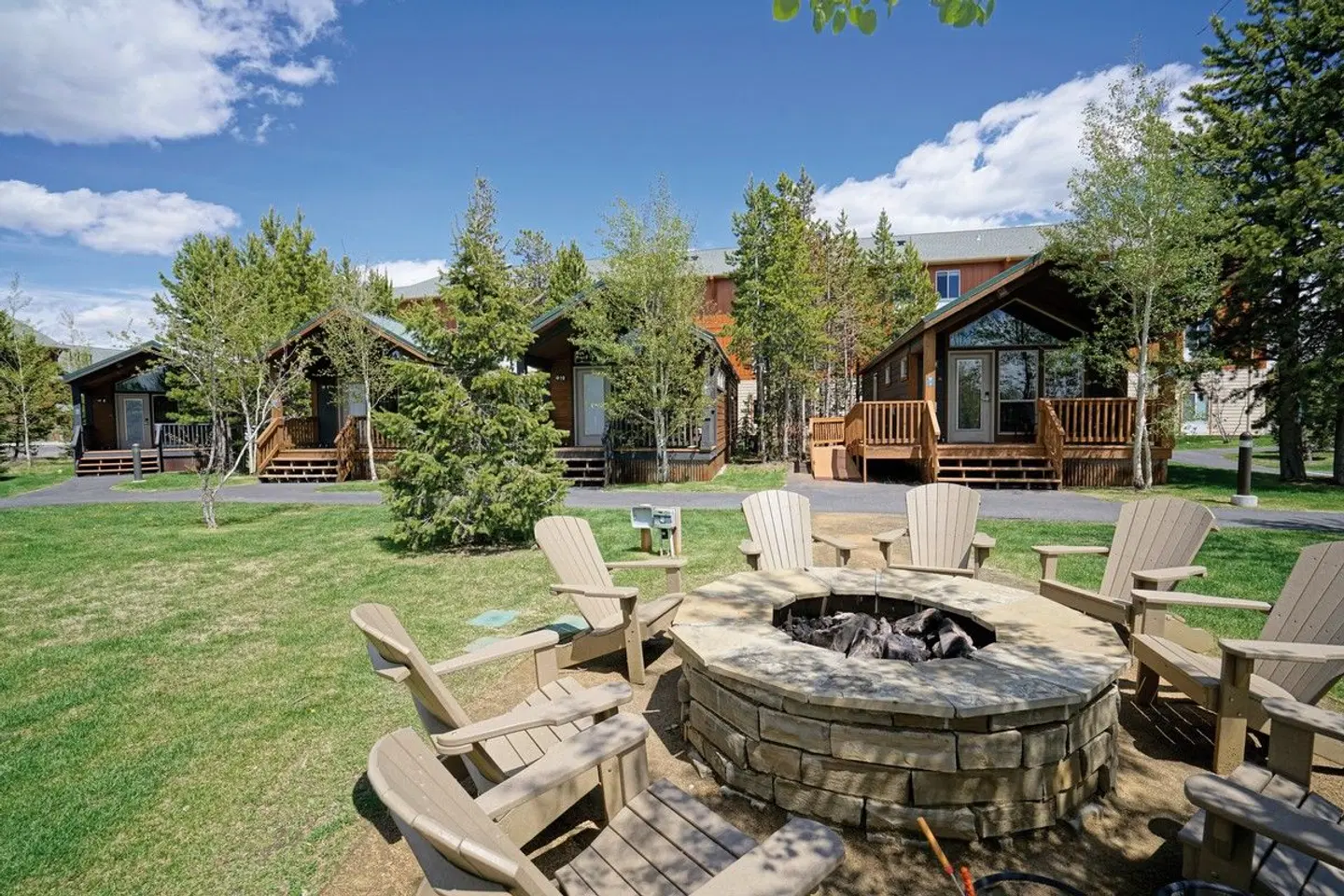 Explorer Cabins at Yellowstone Garten