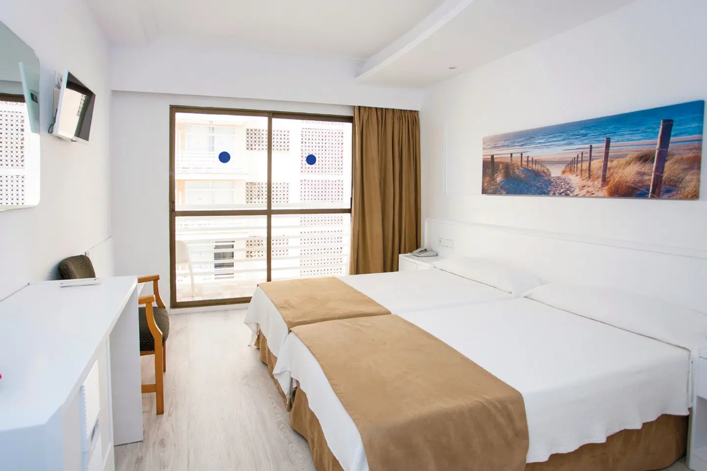 Kilimanjaro ROOM_EXAMPLE