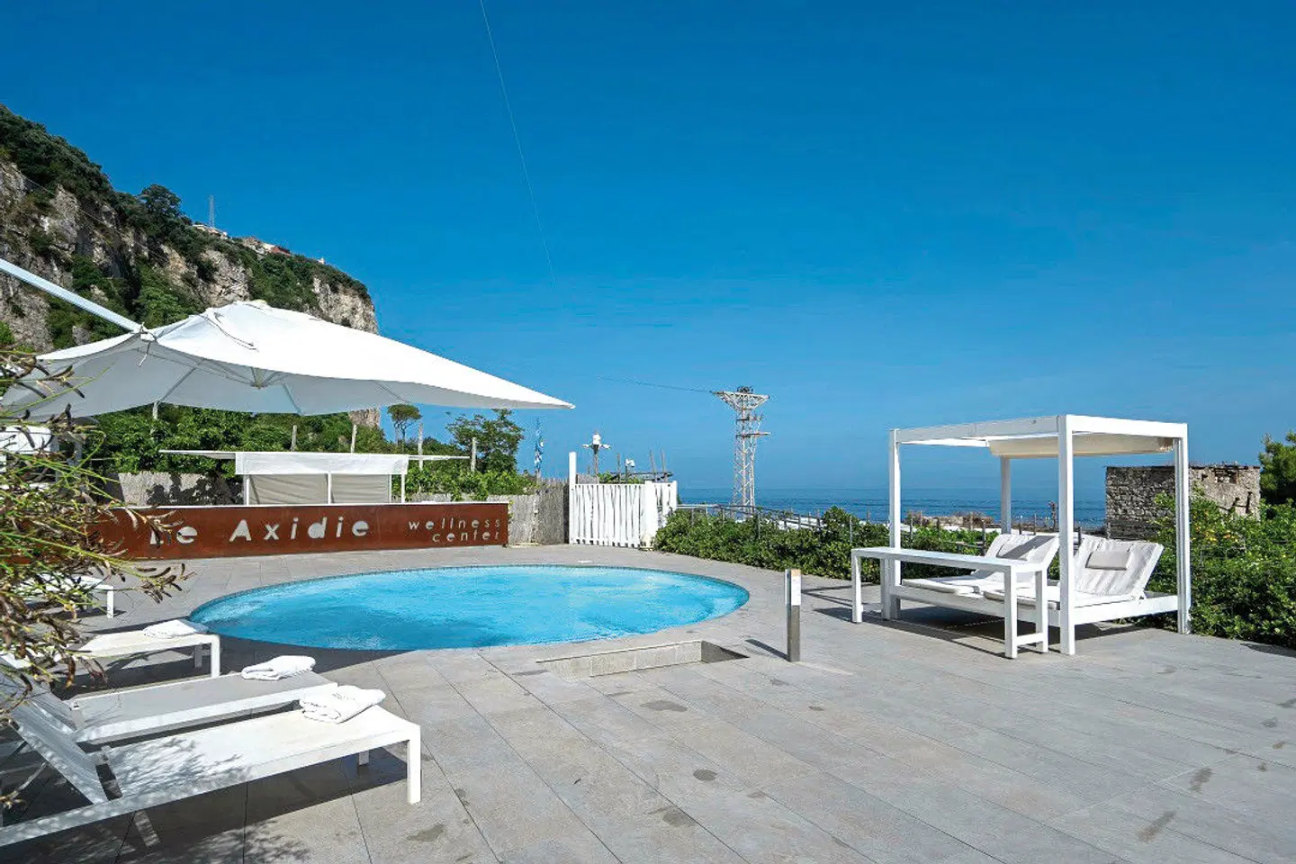 Le Axidie OUTDOOR_POOL