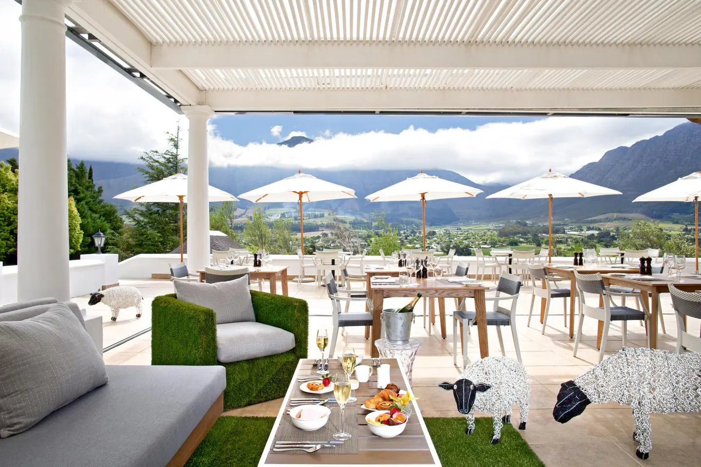 Mont Rochelle Hotel & Mountain Vineyard Terrasse