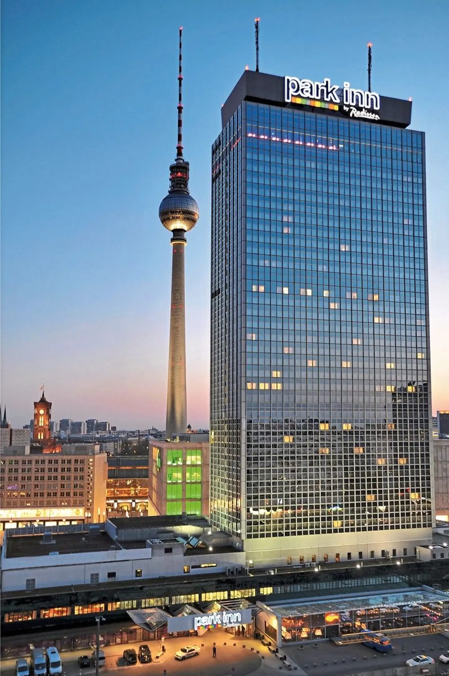 Park Inn by Radisson Berlin Alexanderplatz - inkl. Eintrittskarte DFB Pokalfinale EXTERIOR