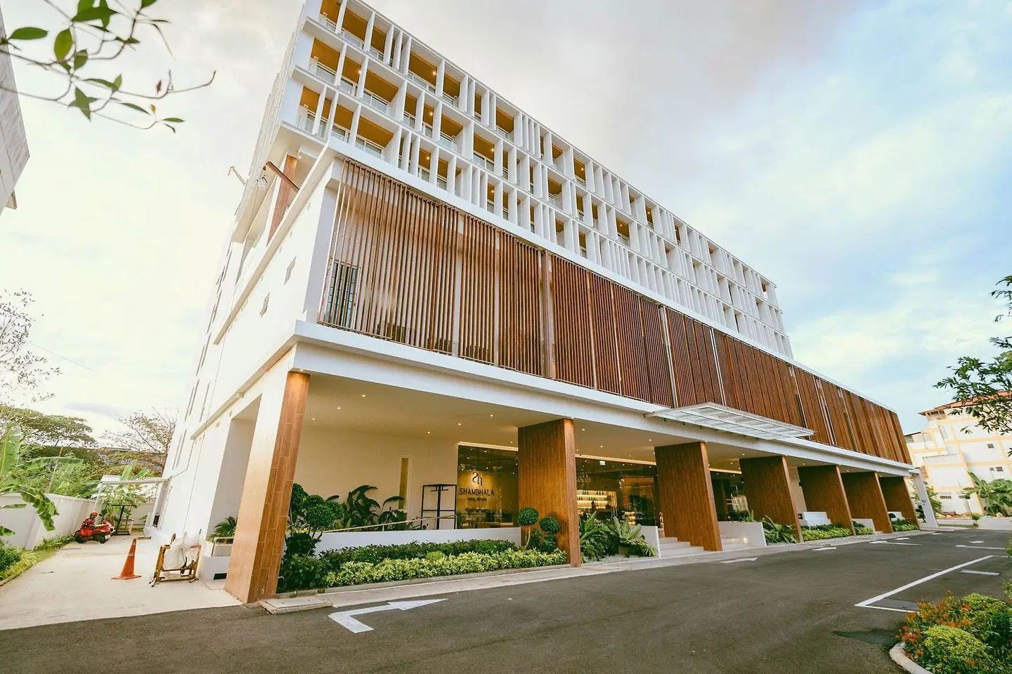 Shambhala Hotel Pattaya (SHA Plus+) EXTERIOR