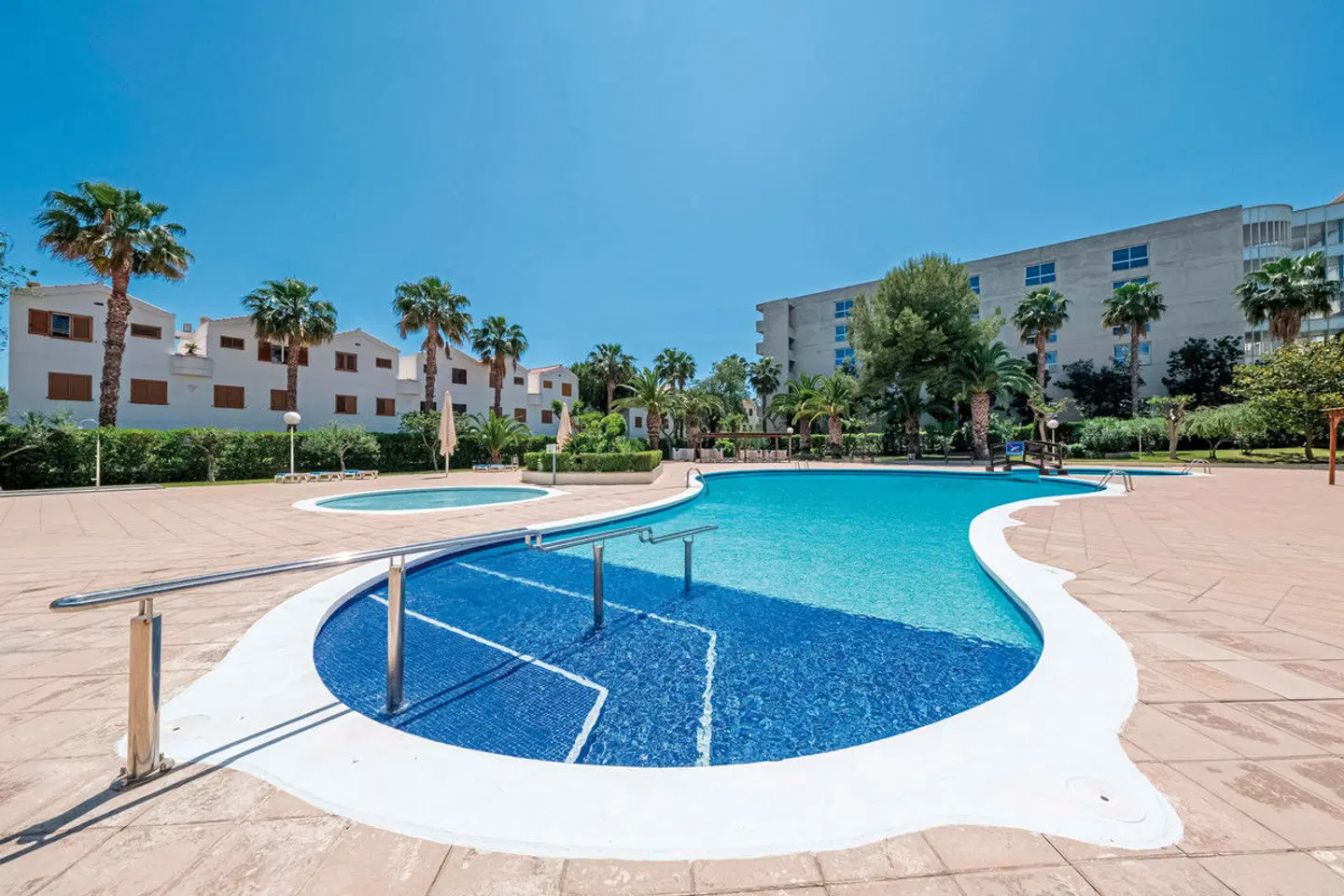 Estival Park Apartments OUTDOOR_POOL