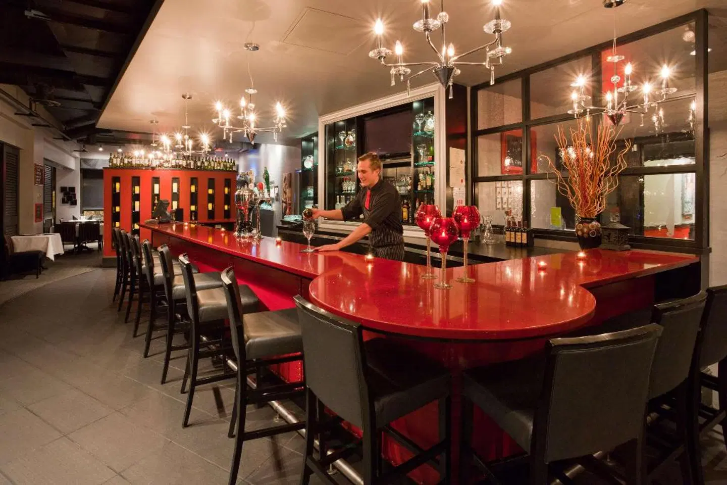 The Hollis Halifax - a DoubleTree Suites by Hilton Bar