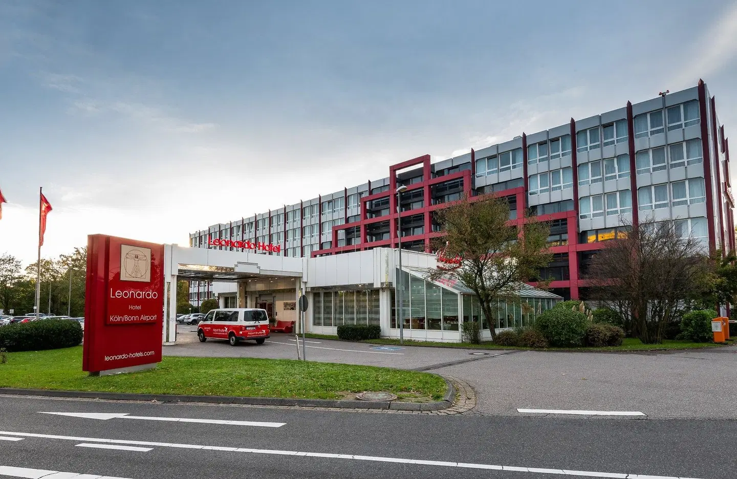 Leonardo Hotel Köln Bonn Airport EXTERIOR