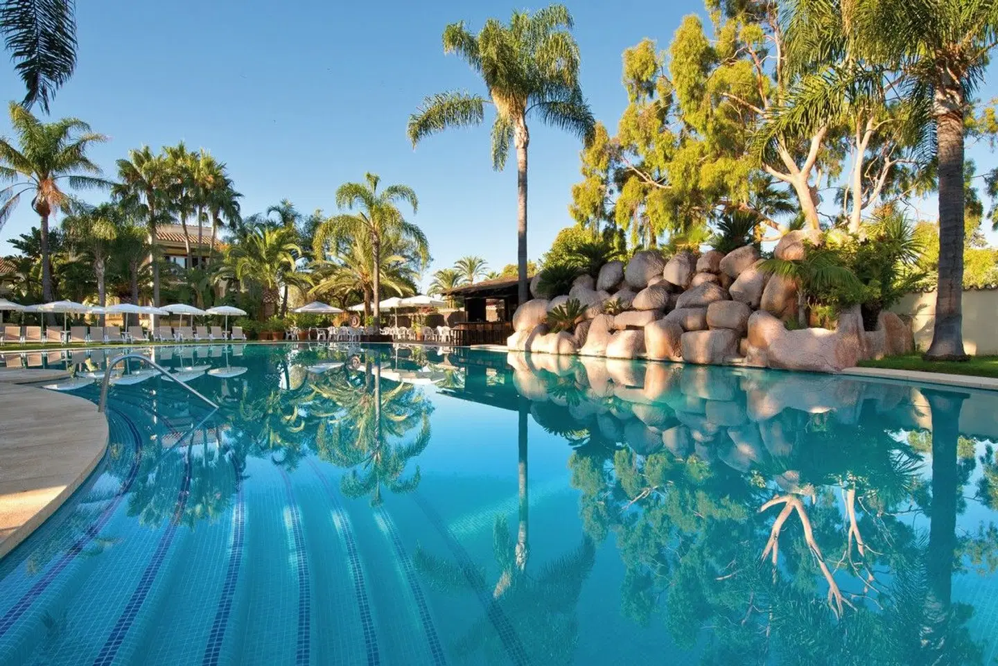 BlueBay Banús OUTDOOR_POOL