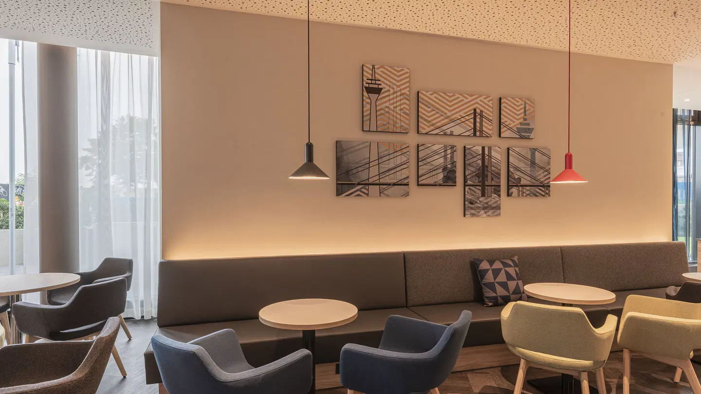 Holiday Inn Express Dusseldorf - Hauptbahnhof, an IHG hotel LOUNGE_LOBBY