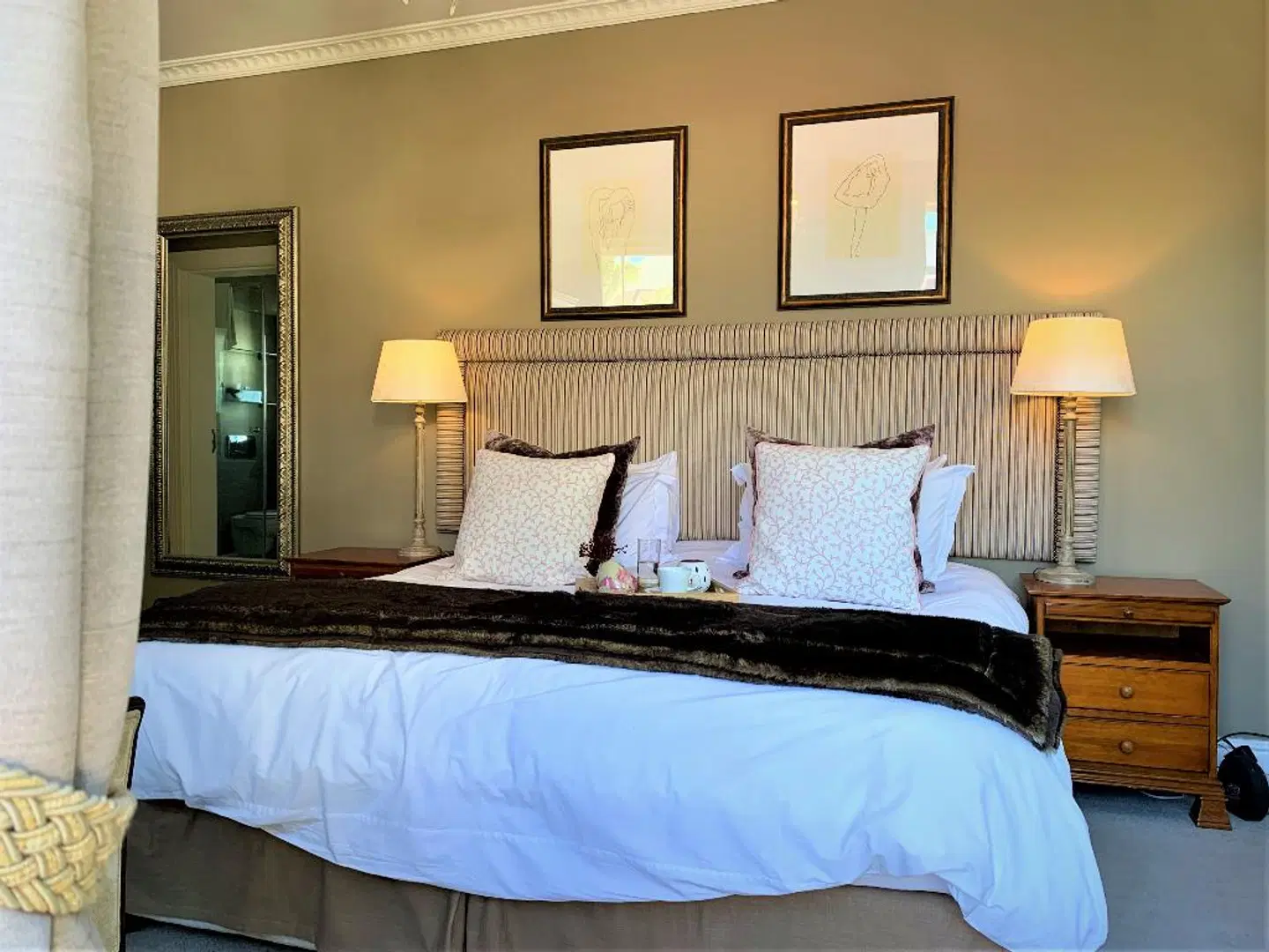 Abbey Manor Luxury Guesthouse ROOM_EXAMPLE