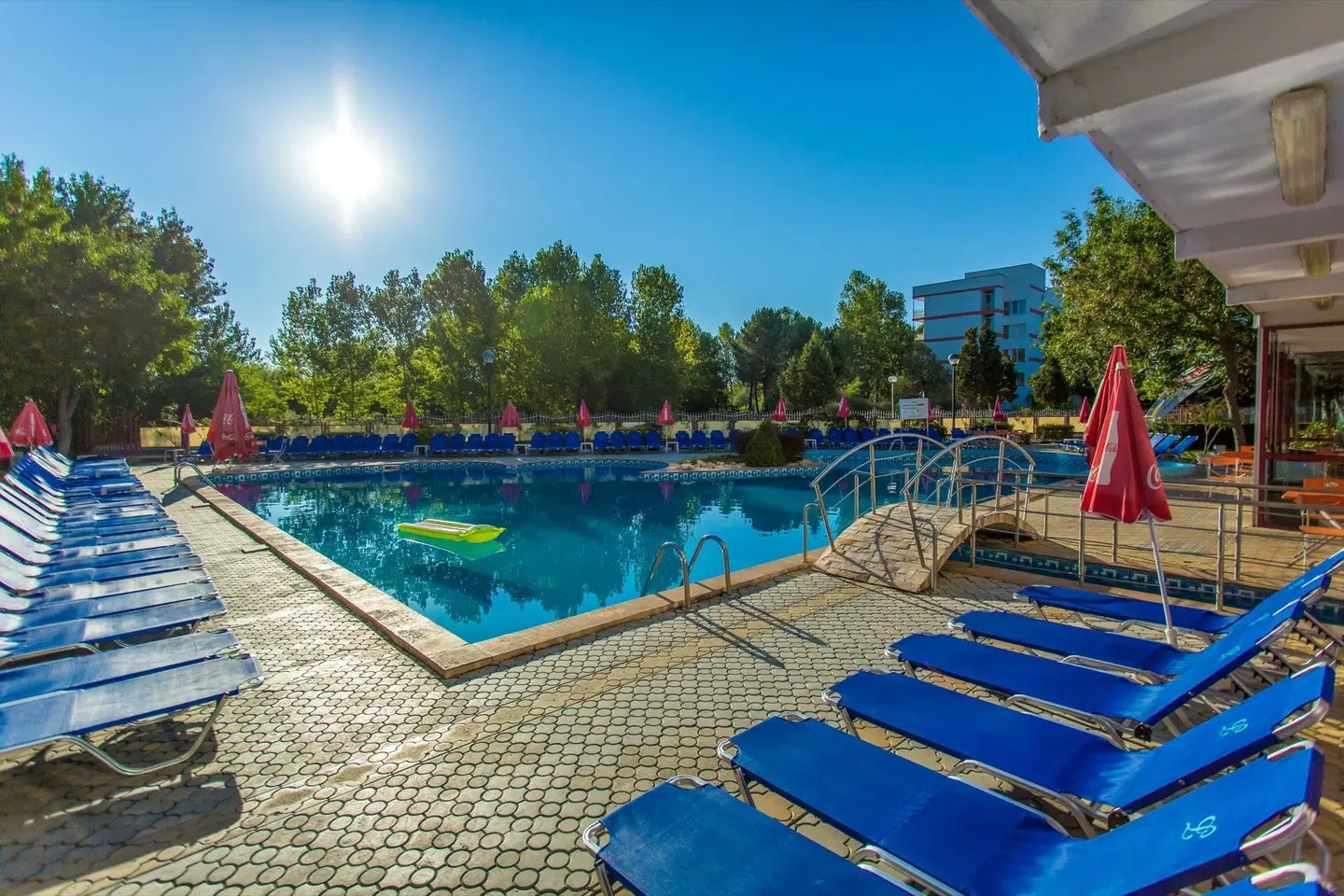 Longosa OUTDOOR_POOL