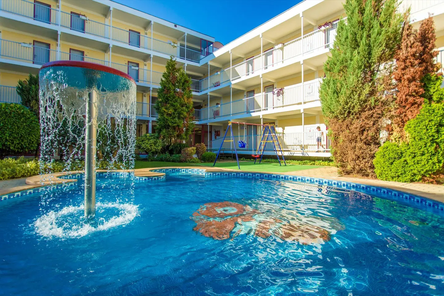 Longosa OUTDOOR_POOL