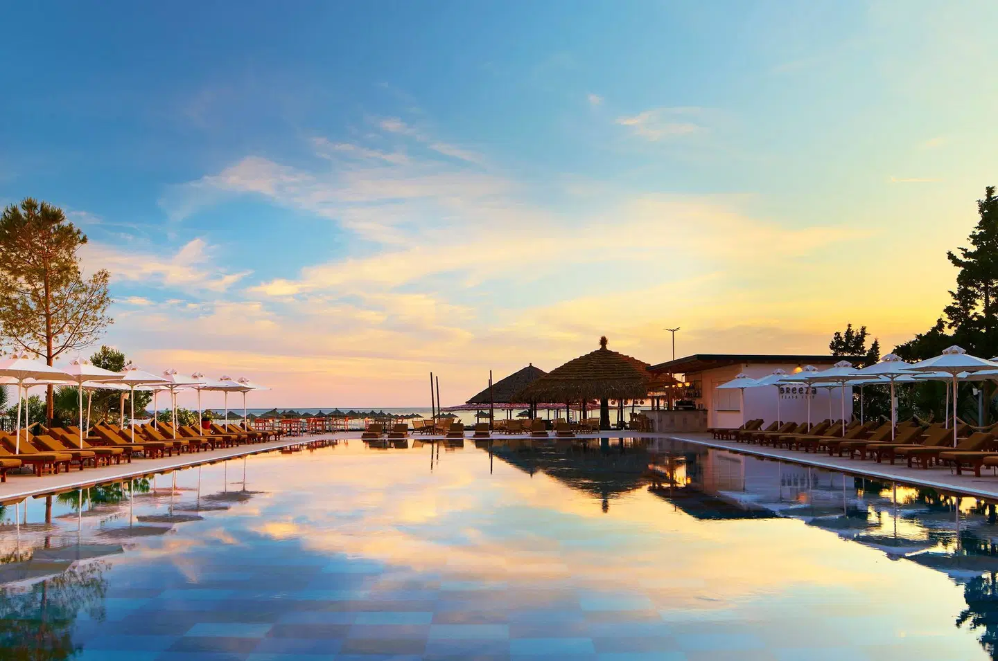 Sol Tropikal Durres Strand