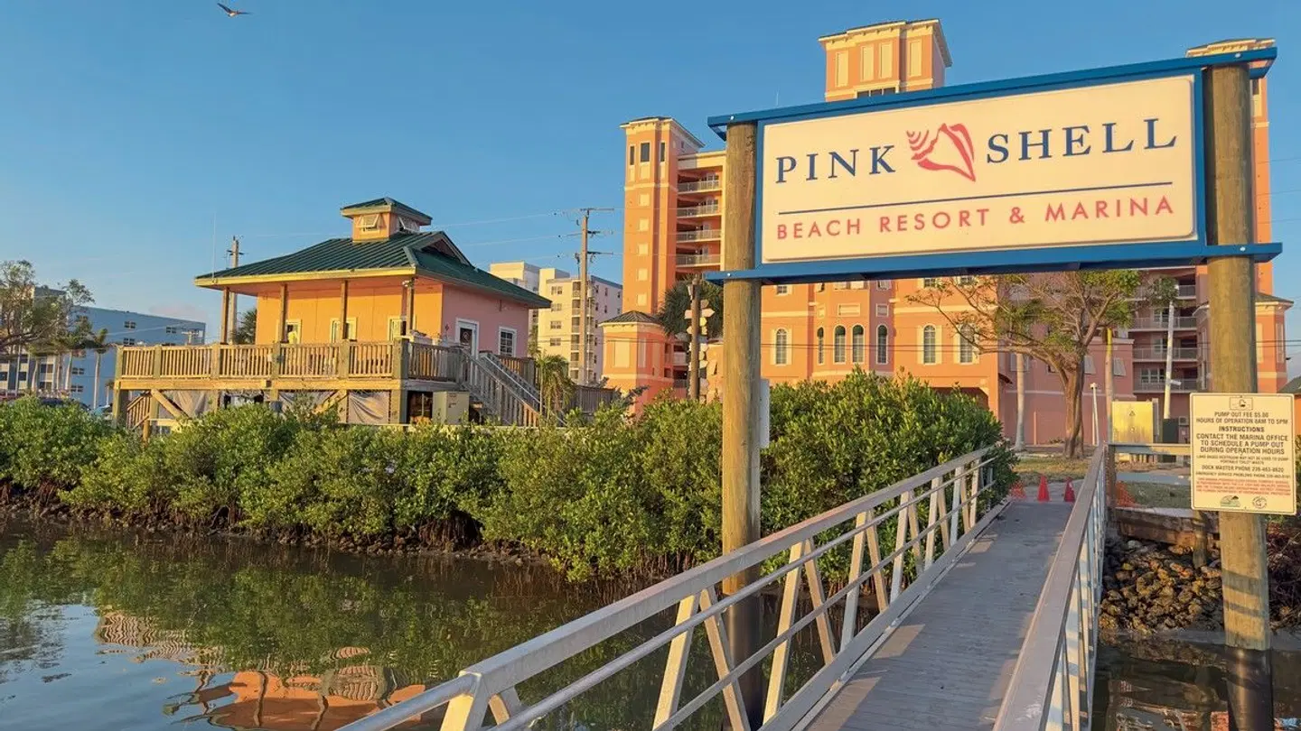 Pink Shell Beach Resort & Marina EXTERIOR
