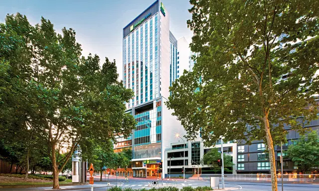 Holiday Inn Express Melbourne Southbank EXTERIOR
