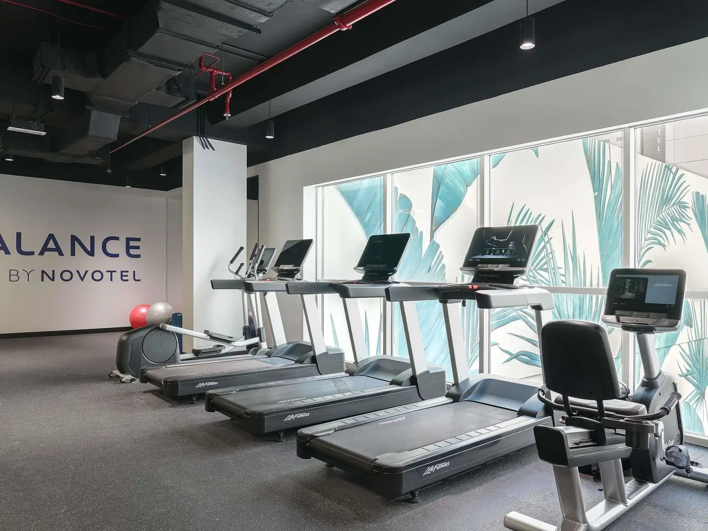 Novotel World Trade Centre Dubai Hotel SPORTS_AND_LEISURE