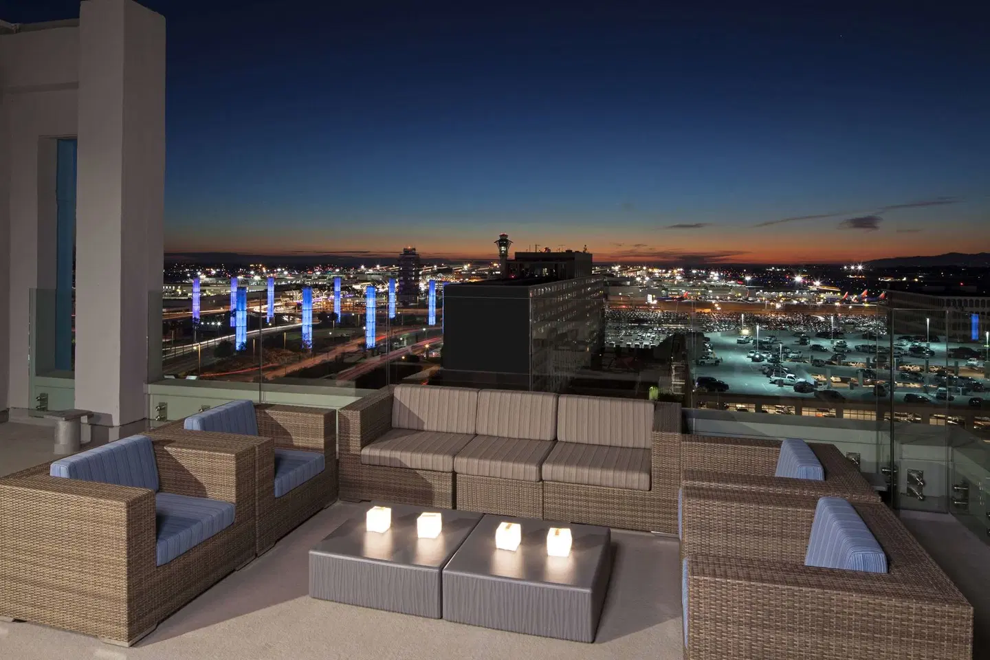 H Hotel Los Angeles, Curio Collection by Hilton Terrasse