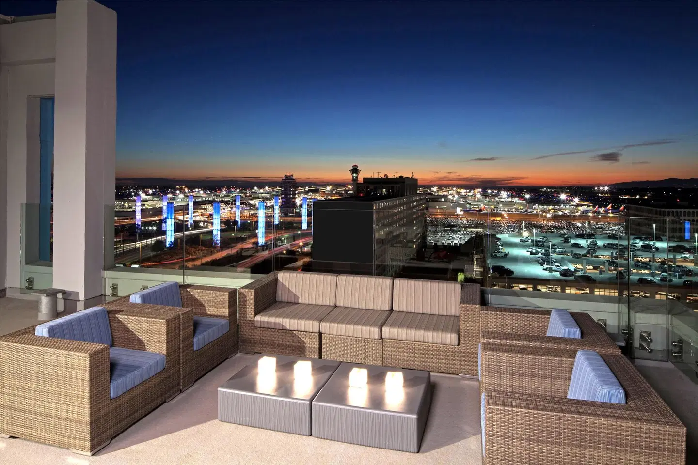 H Hotel Los Angeles, Curio Collection by Hilton Terrasse
