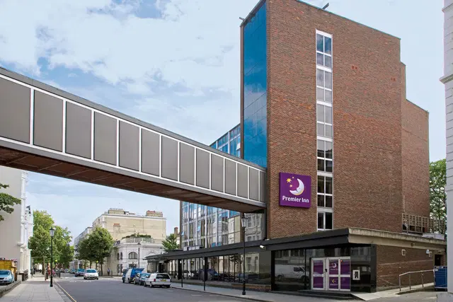 Premier Inn Kensington (Earls Court) EXTERIOR