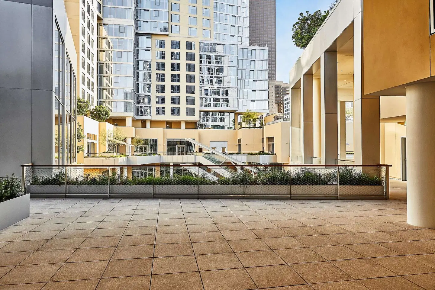 Conrad Los Angeles EXTERIOR