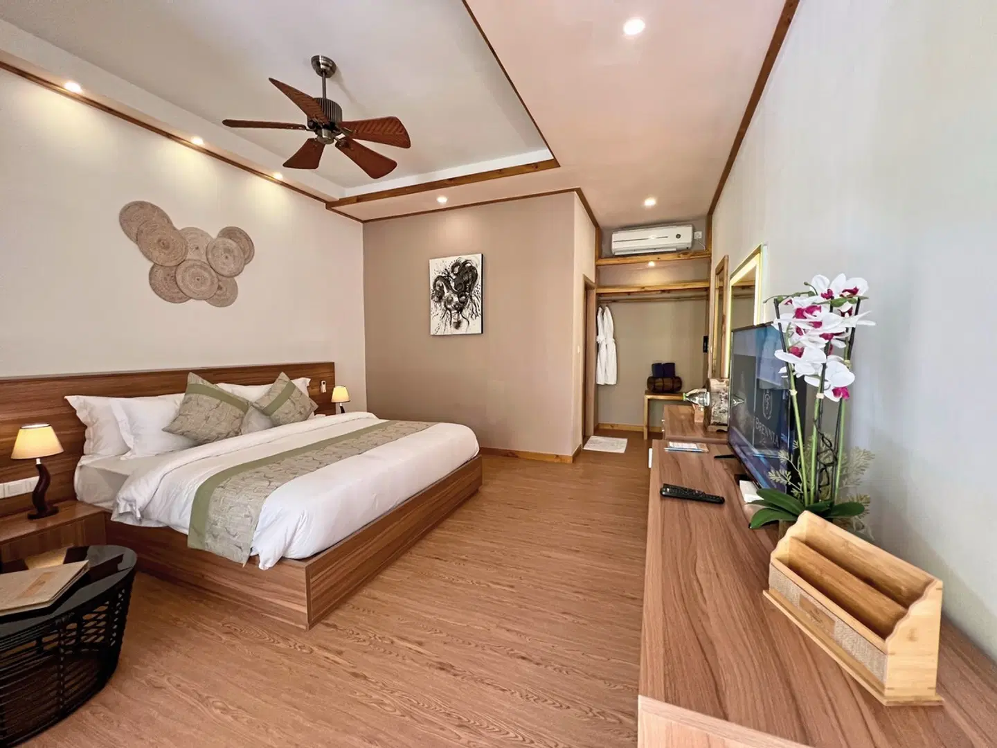 Brennia Kottefaru ROOM_EXAMPLE