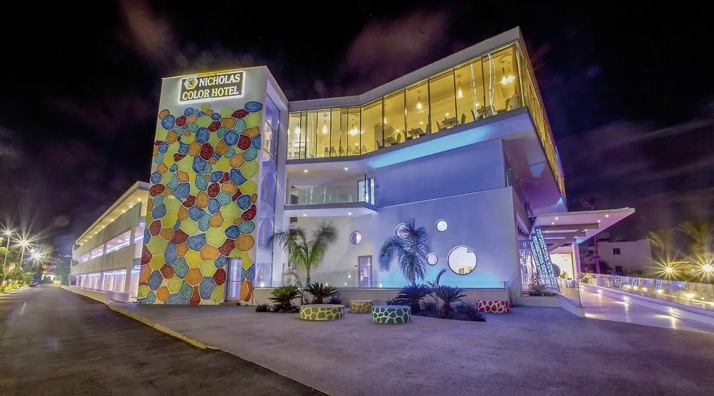 Nicholas Color Hotel EXTERIOR