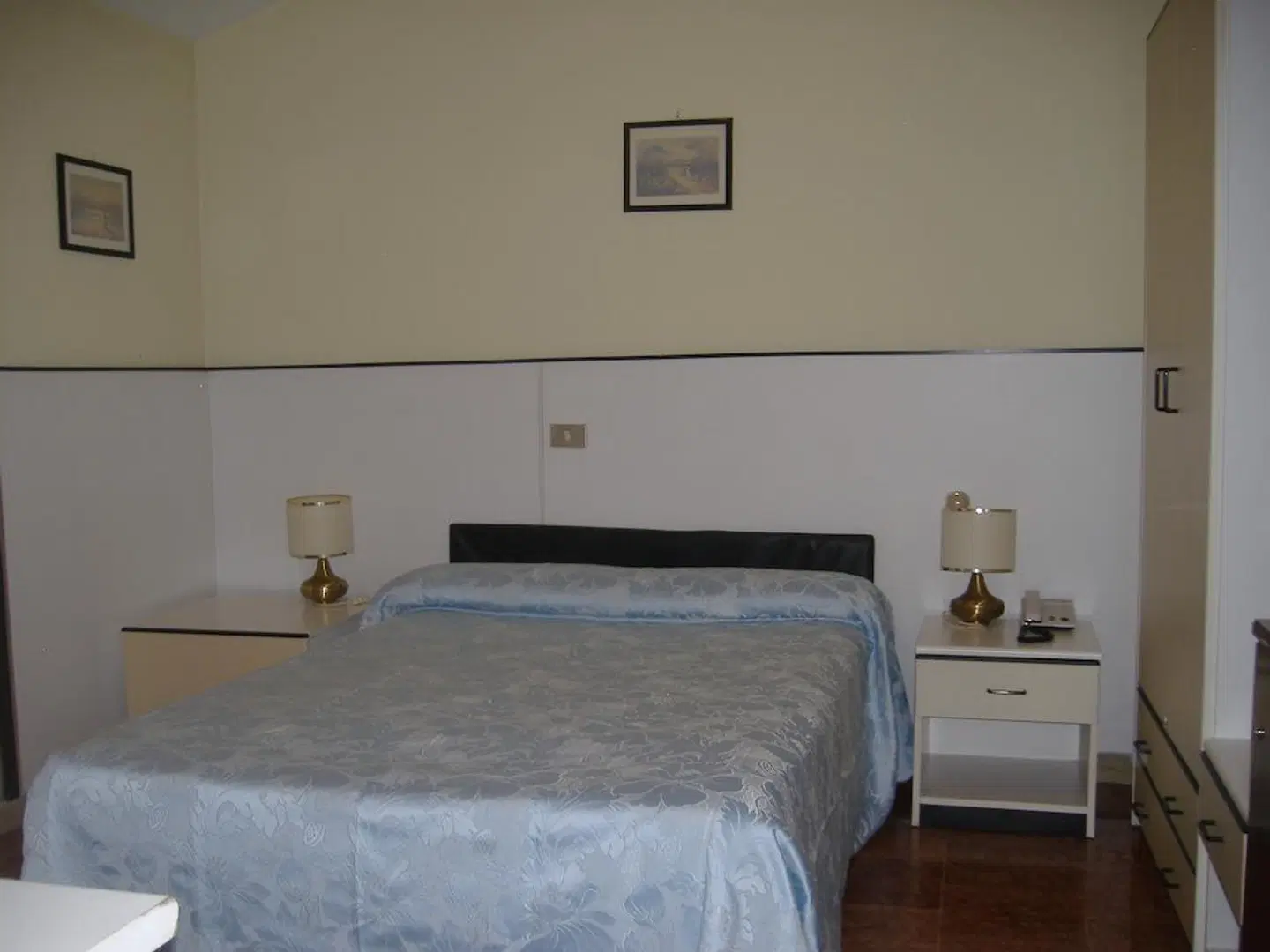 Mayorca ROOM_EXAMPLE