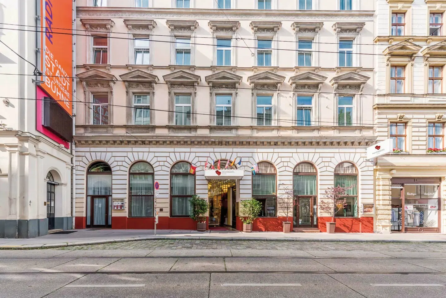 Theaterhotel & Suites Wien EXTERIOR