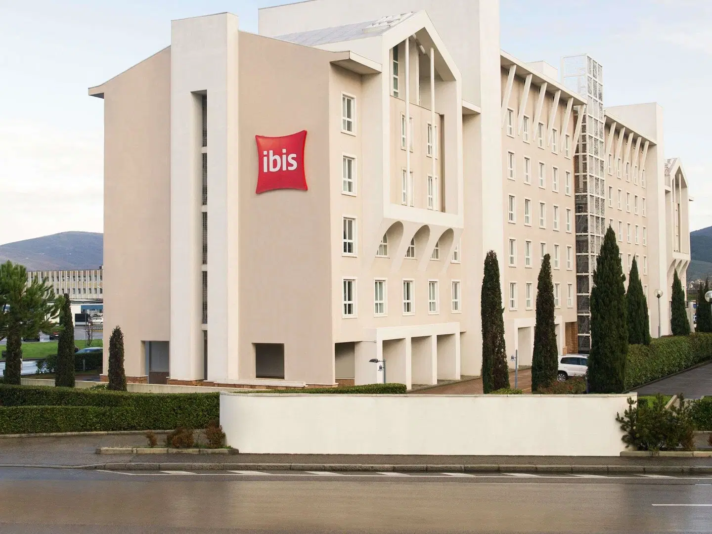 ibis Florence North Airport EXTERIOR