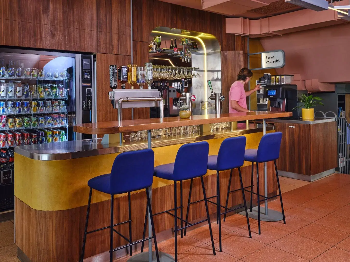 CityHub Rotterdam Bar