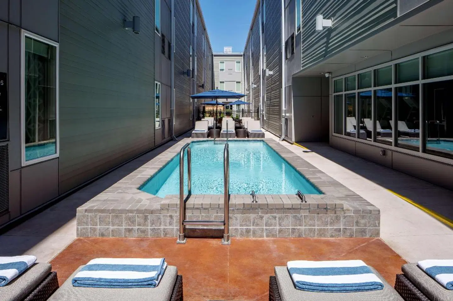 Homewood Suites by Hilton New Orleans French Quarter OUTDOOR_POOL