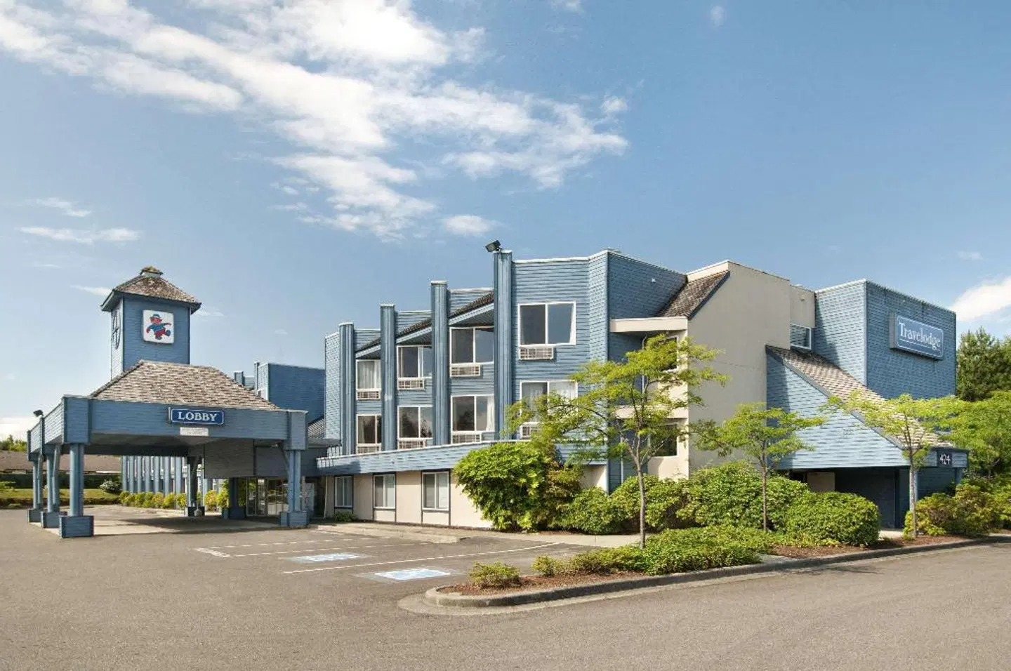 Travelodge Parksville EXTERIOR