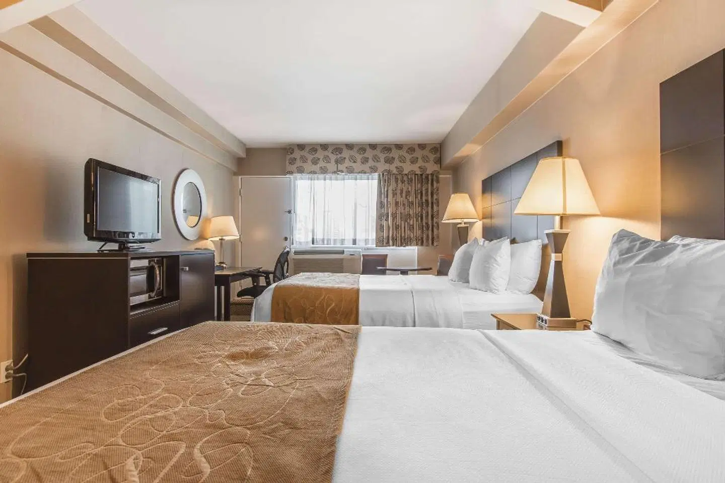 Comfort Suites Downtown ROOM_EXAMPLE