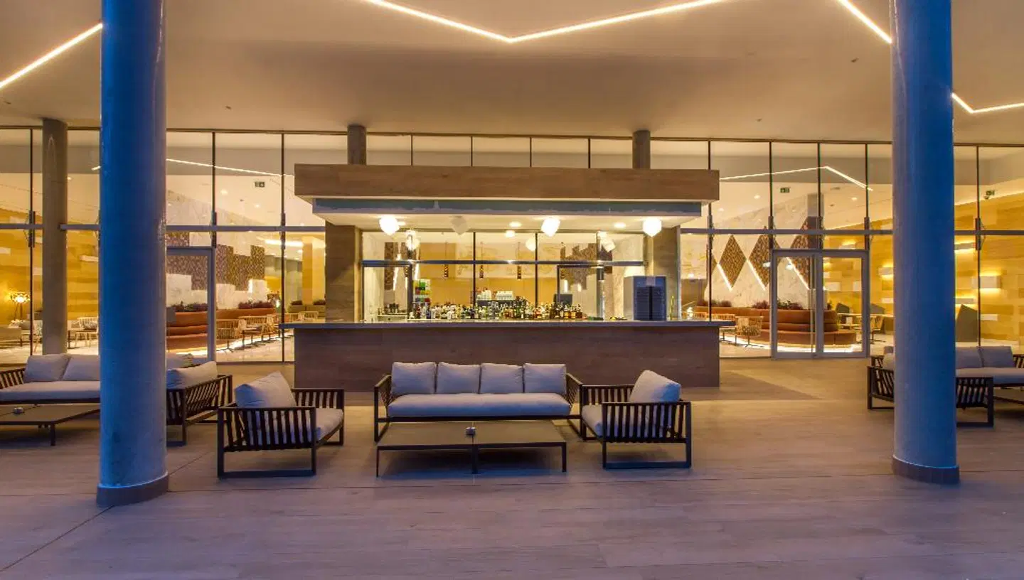 Suitopia  Sol Y Mar Suites Hotel Bar