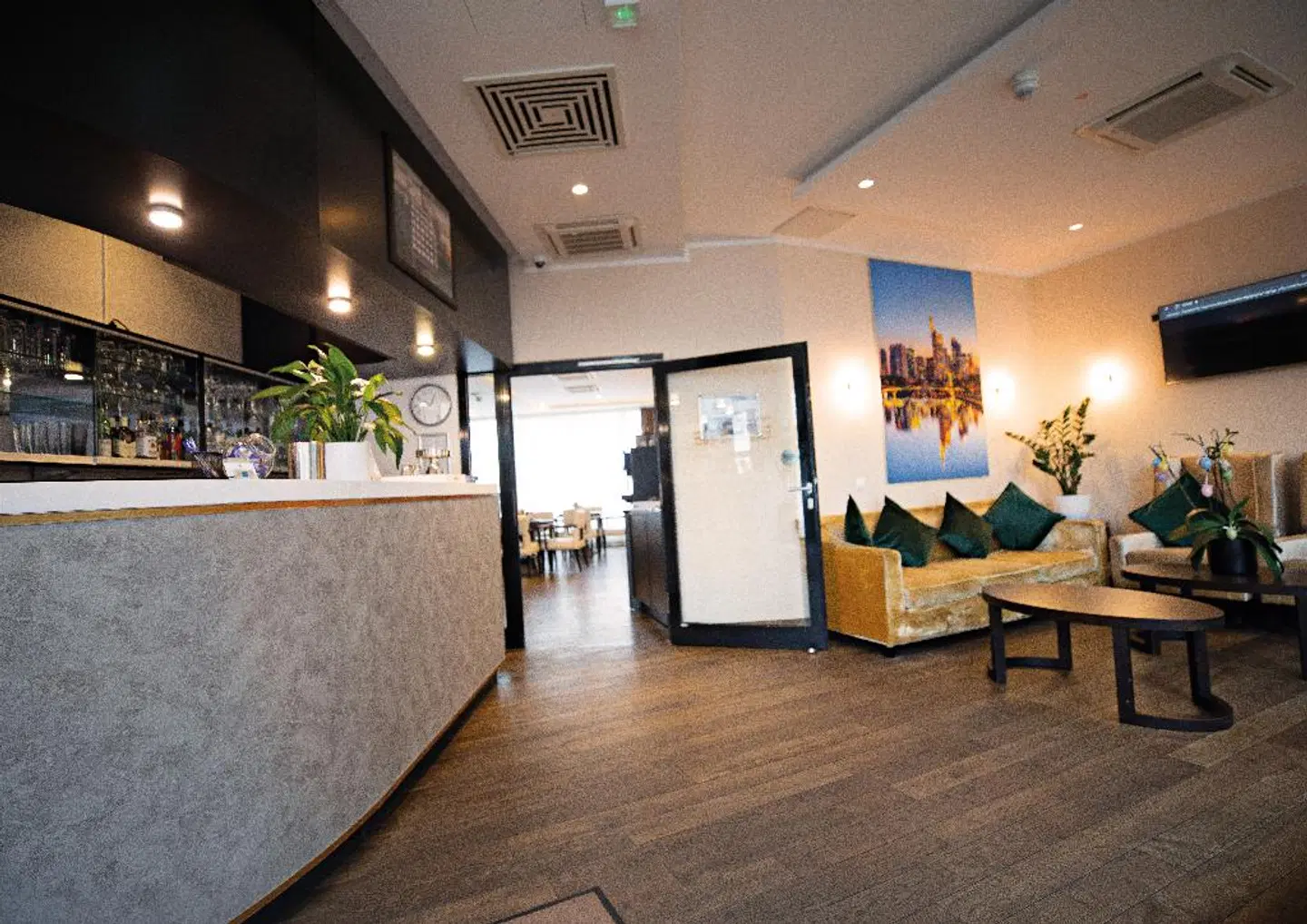 Skyline LOUNGE_LOBBY