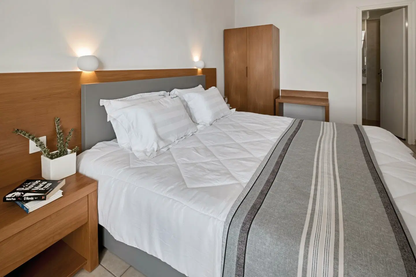 Santorini View Hotel by Highlight ROOM_EXAMPLE