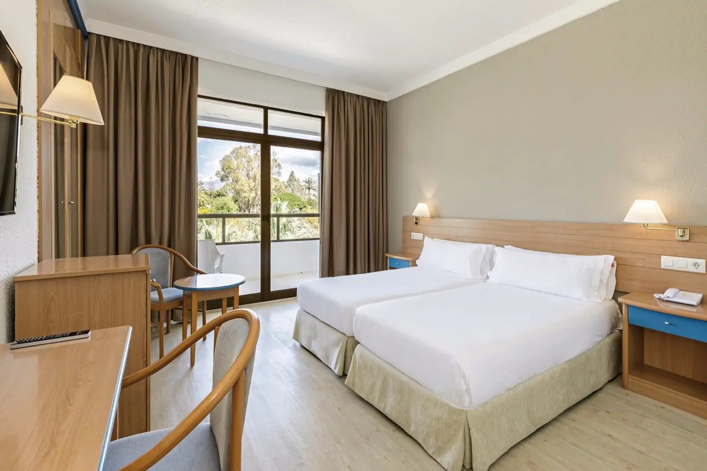 Sol Marbella Estepona · Atalaya Park ROOM_EXAMPLE