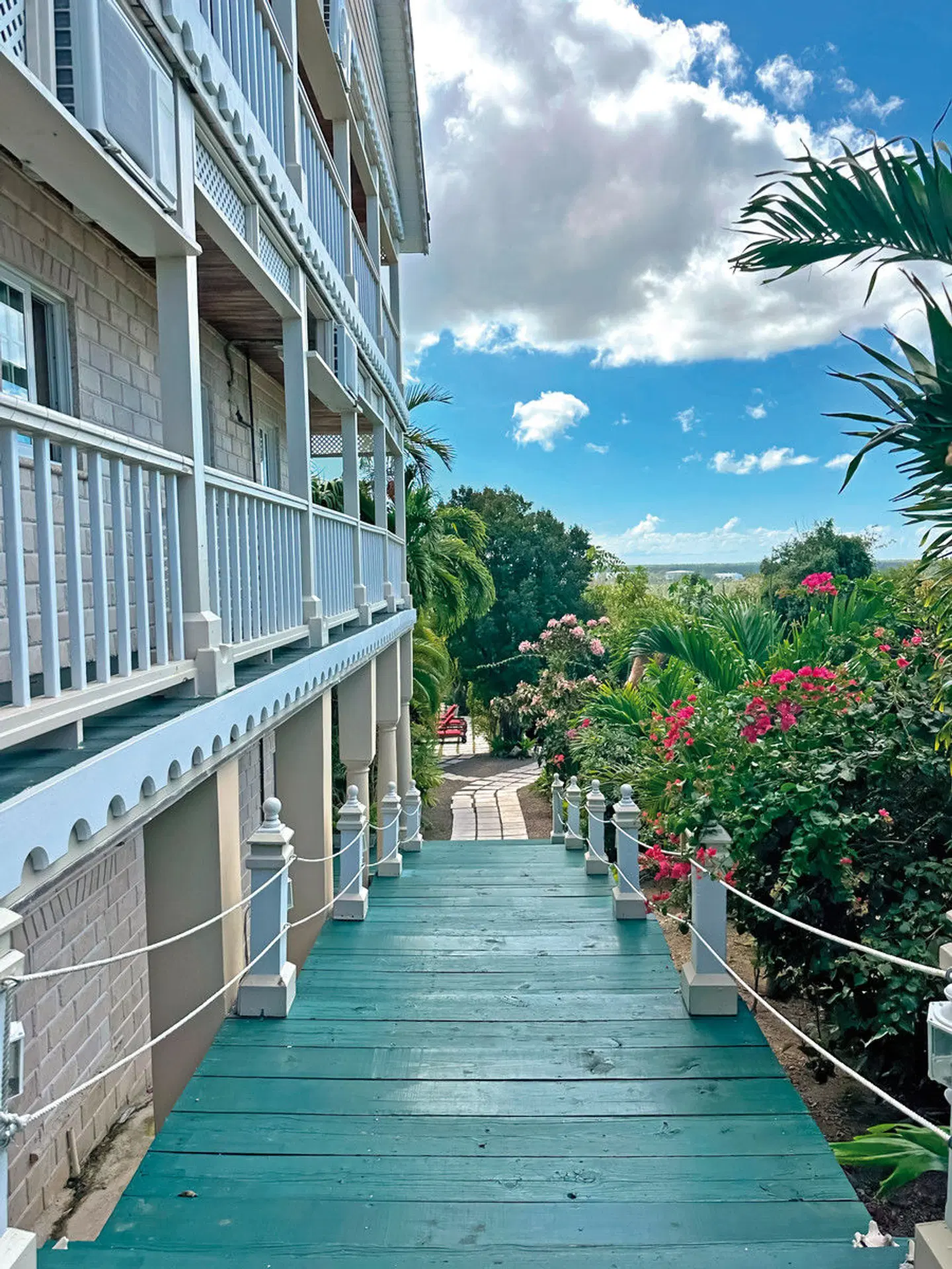 A Stone's Throw Away EXTERIOR