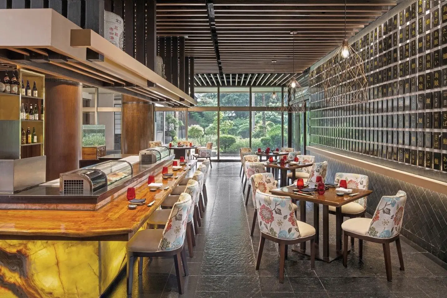 Dusit Thani Manila Restaurant