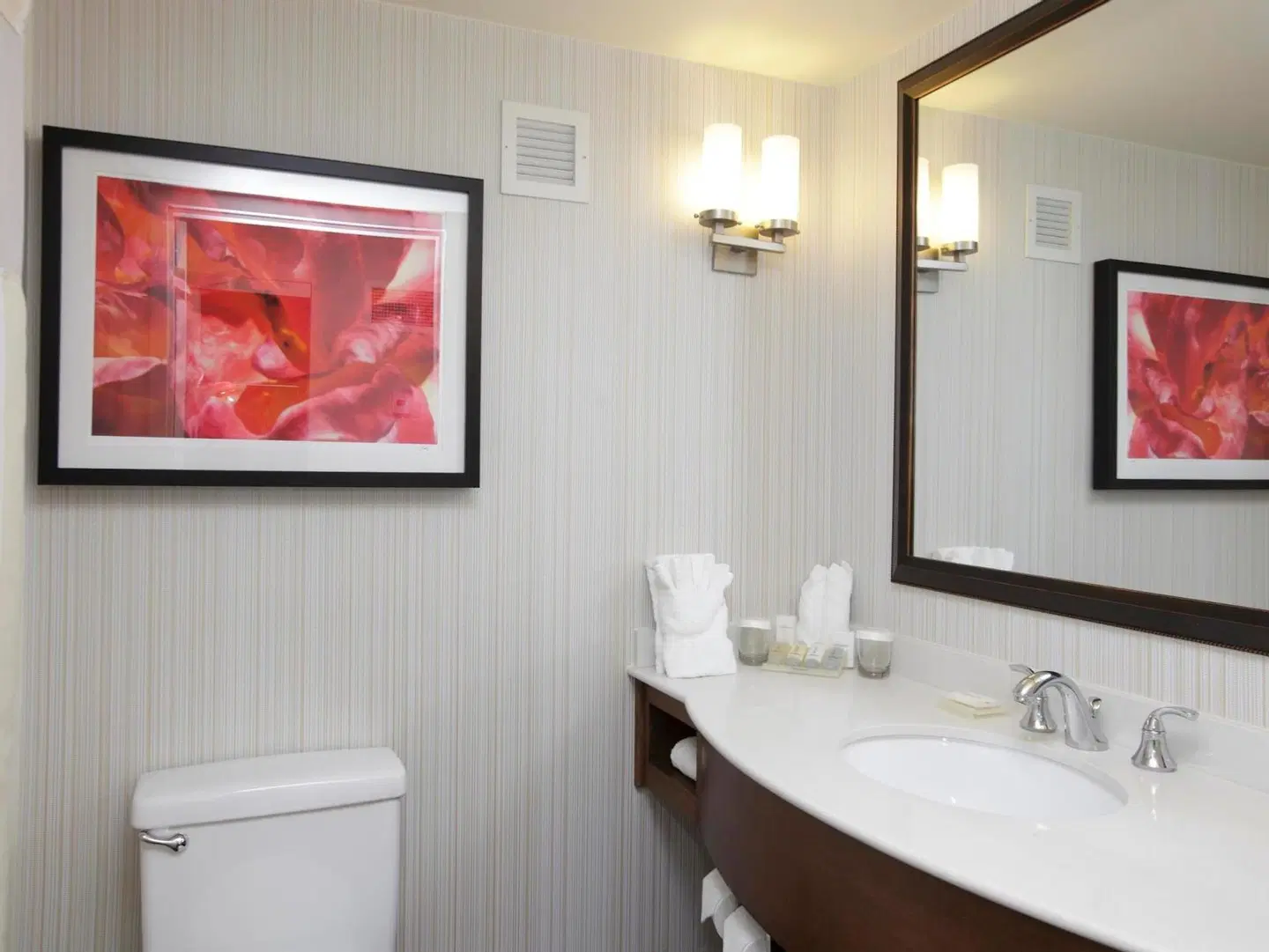 Hilton Garden Inn New Orleans Convention Center Badezimmer