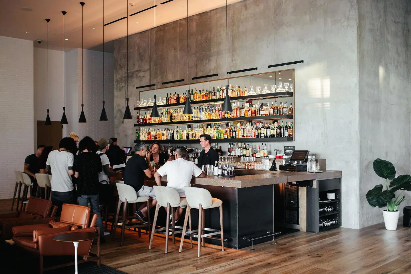 Kimpton Everly Hotel by IHG Bar