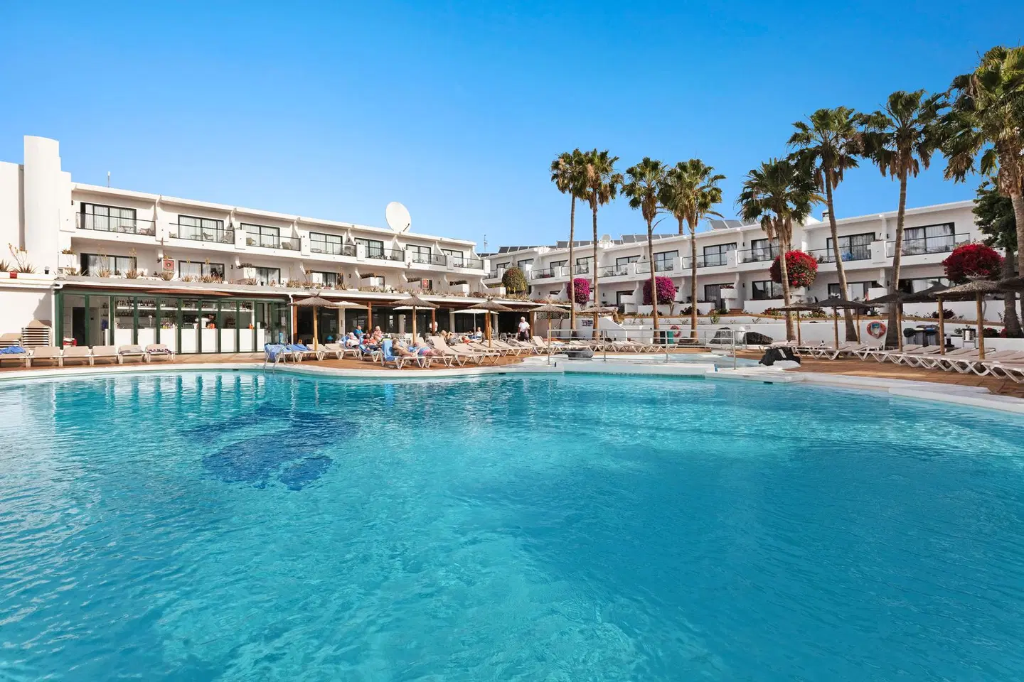 THB Flora OUTDOOR_POOL