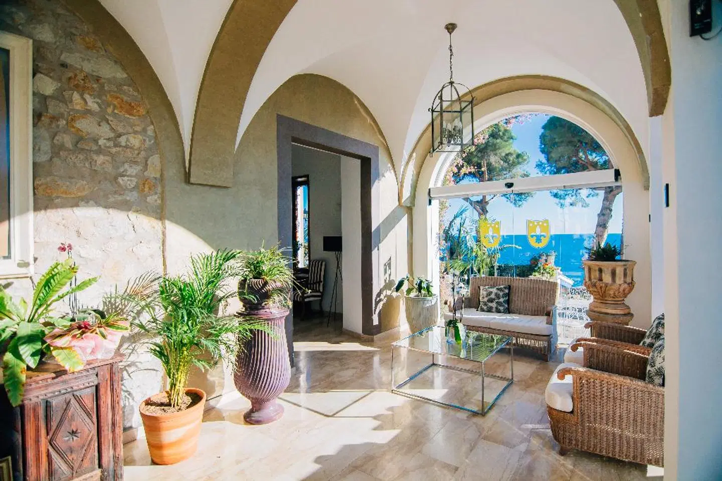 Hotel Roger De Flor By Seleqtta LOUNGE_LOBBY