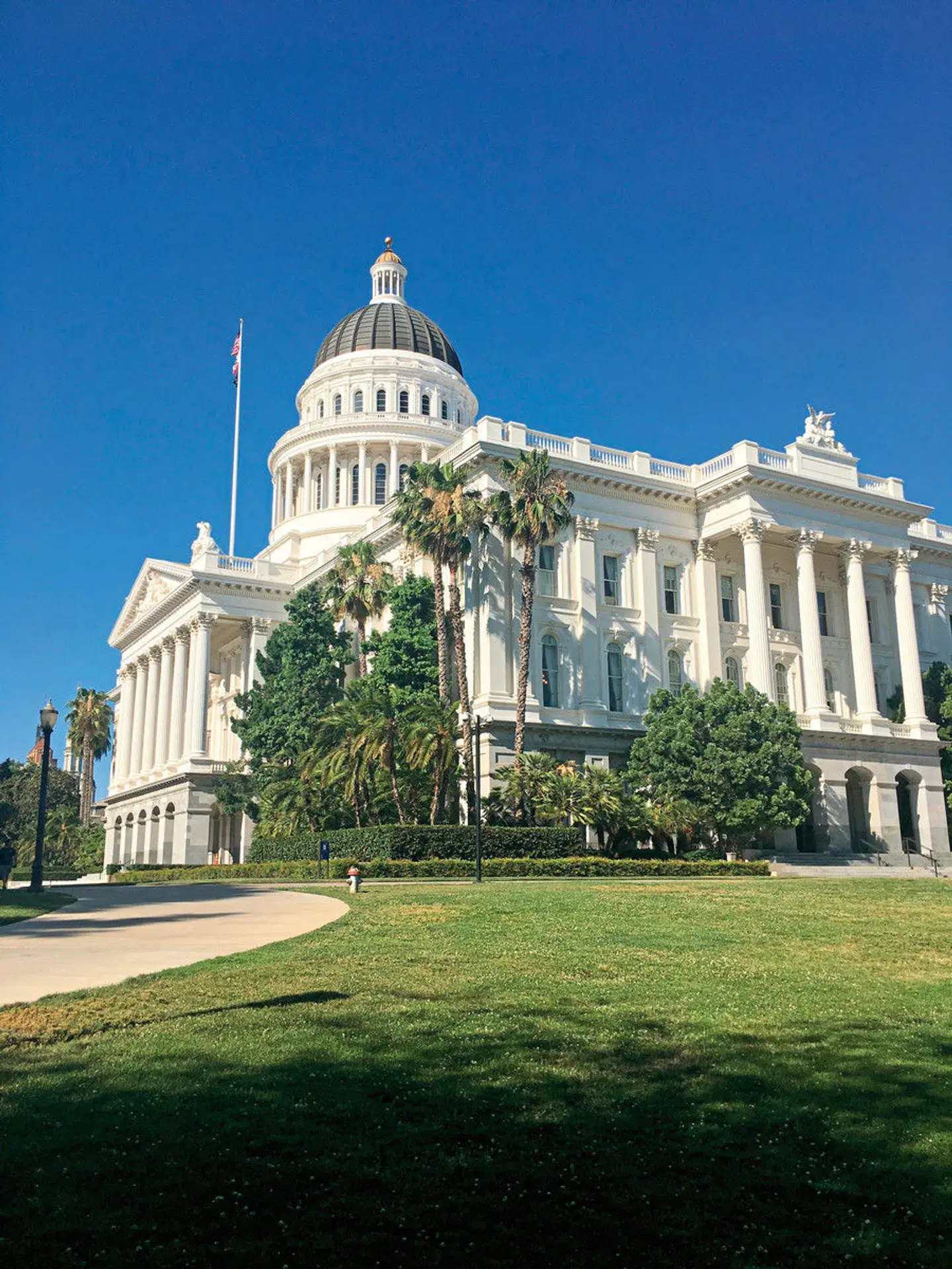 California Beach & Sun EXTERIOR