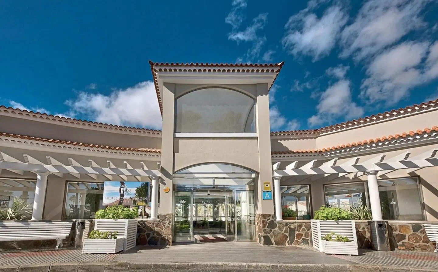 LIVVO Koala Garden Hotel EXTERIOR