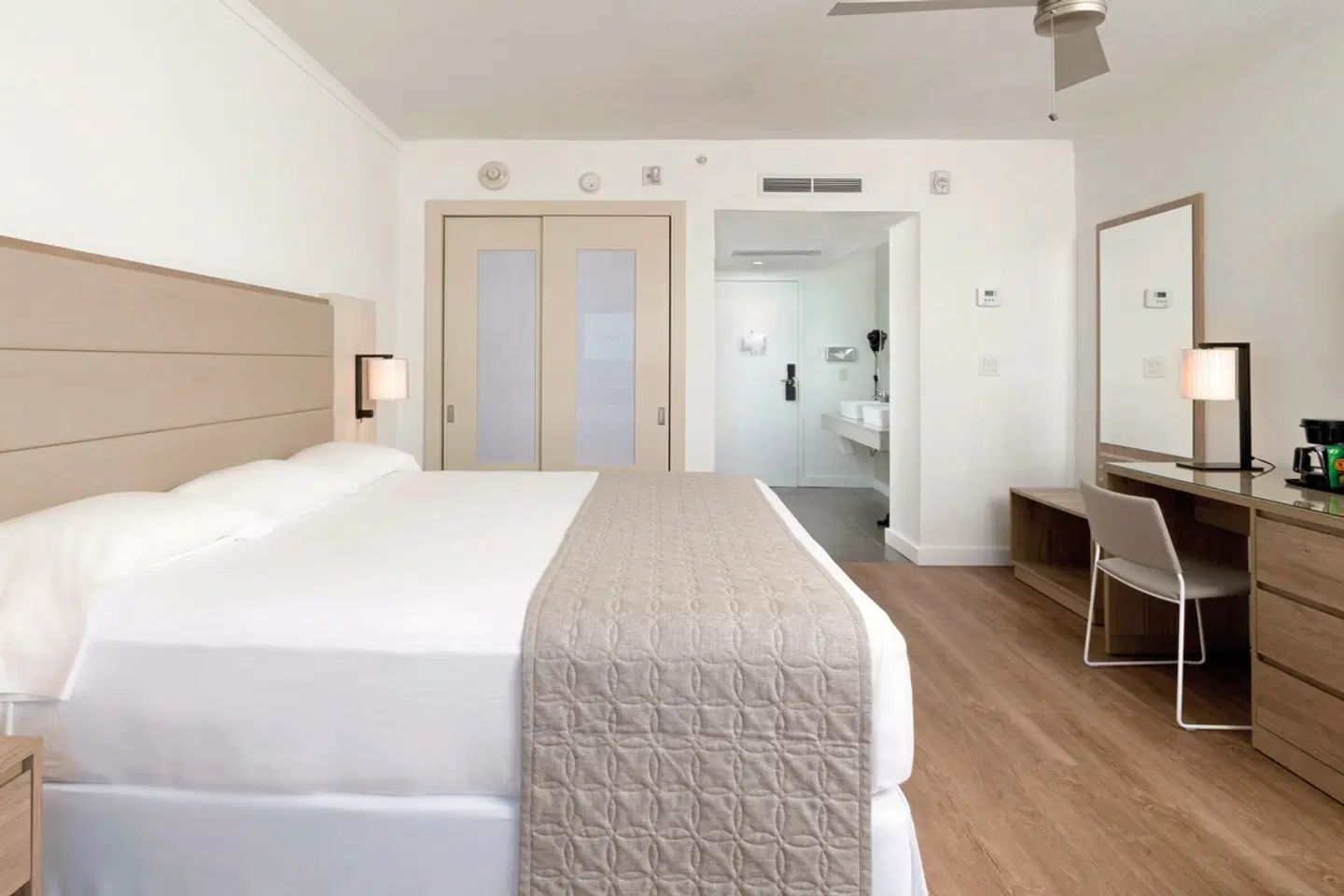 RIU Plaza Miami Beach ROOM_EXAMPLE