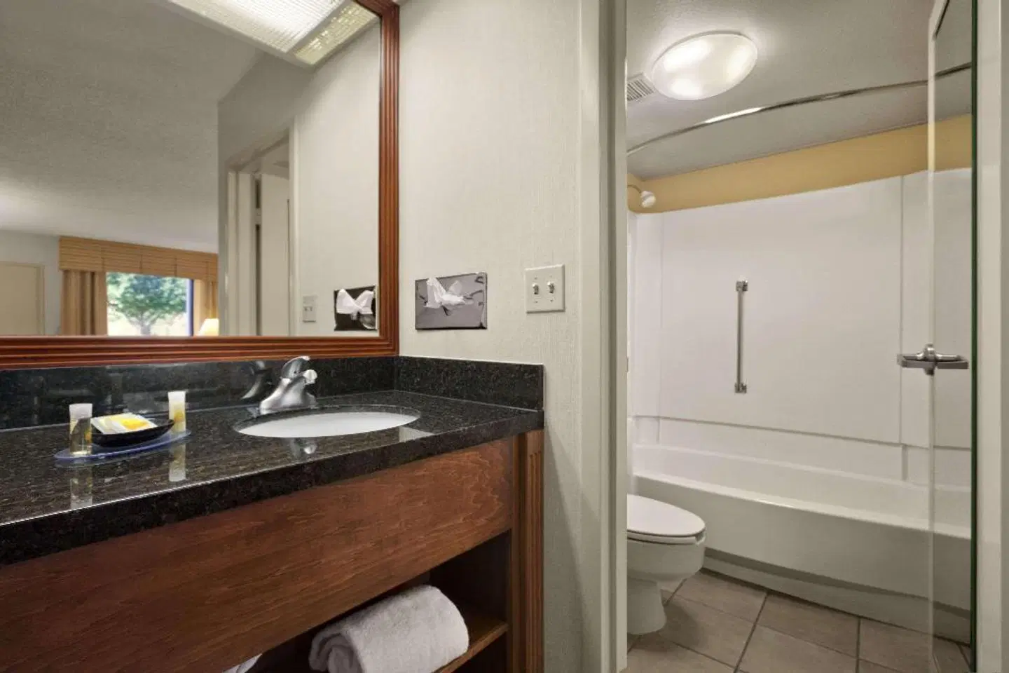 Days Inn by Wyndham Las Cruces Badezimmer
