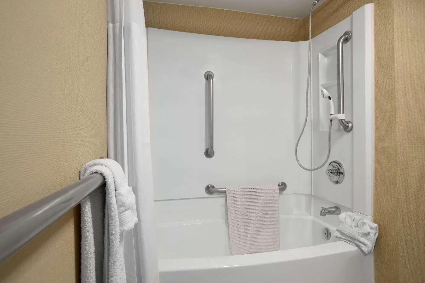 Days Inn by Wyndham Las Cruces Badezimmer