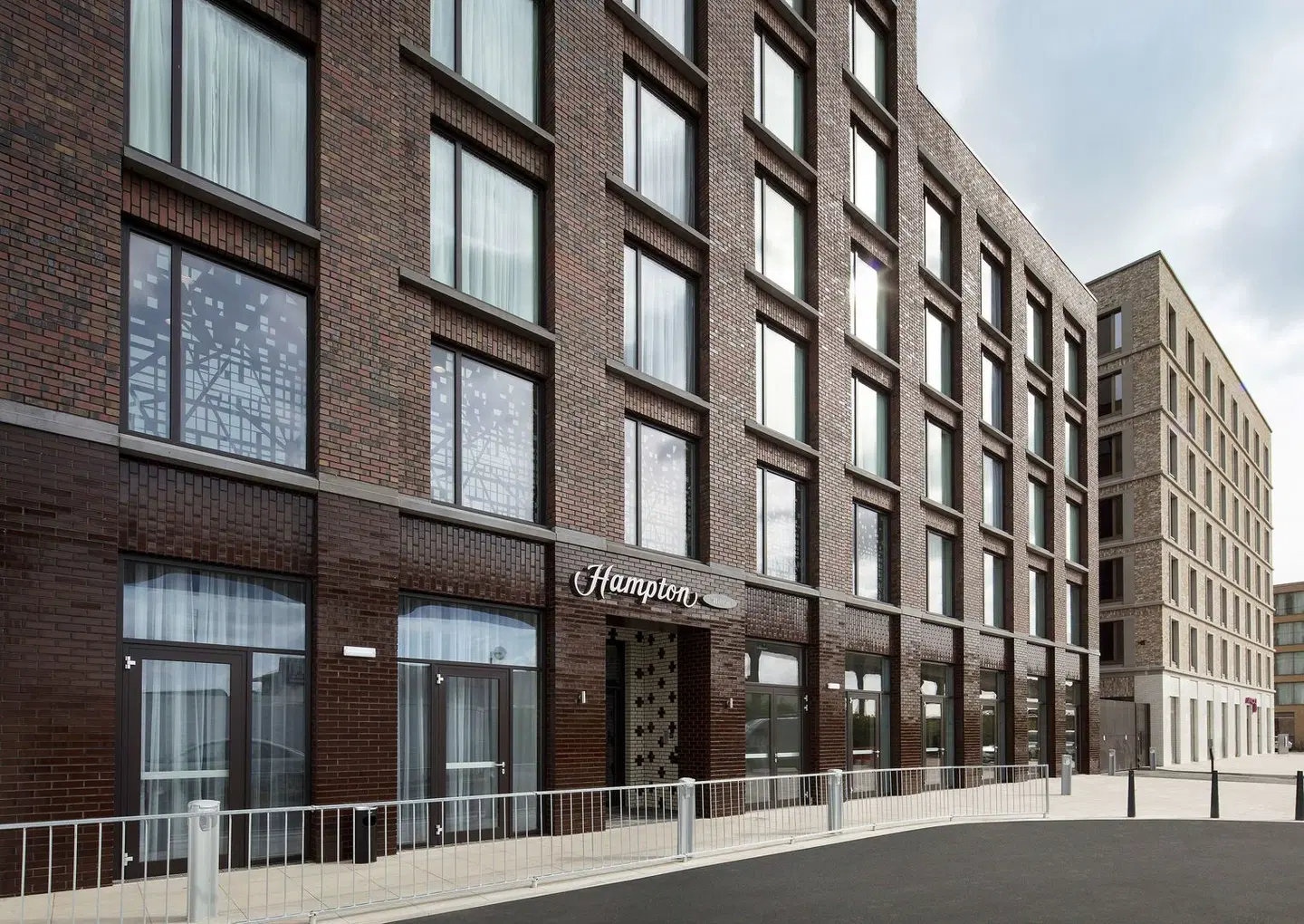 Hampton by Hilton London Docklands EXTERIOR