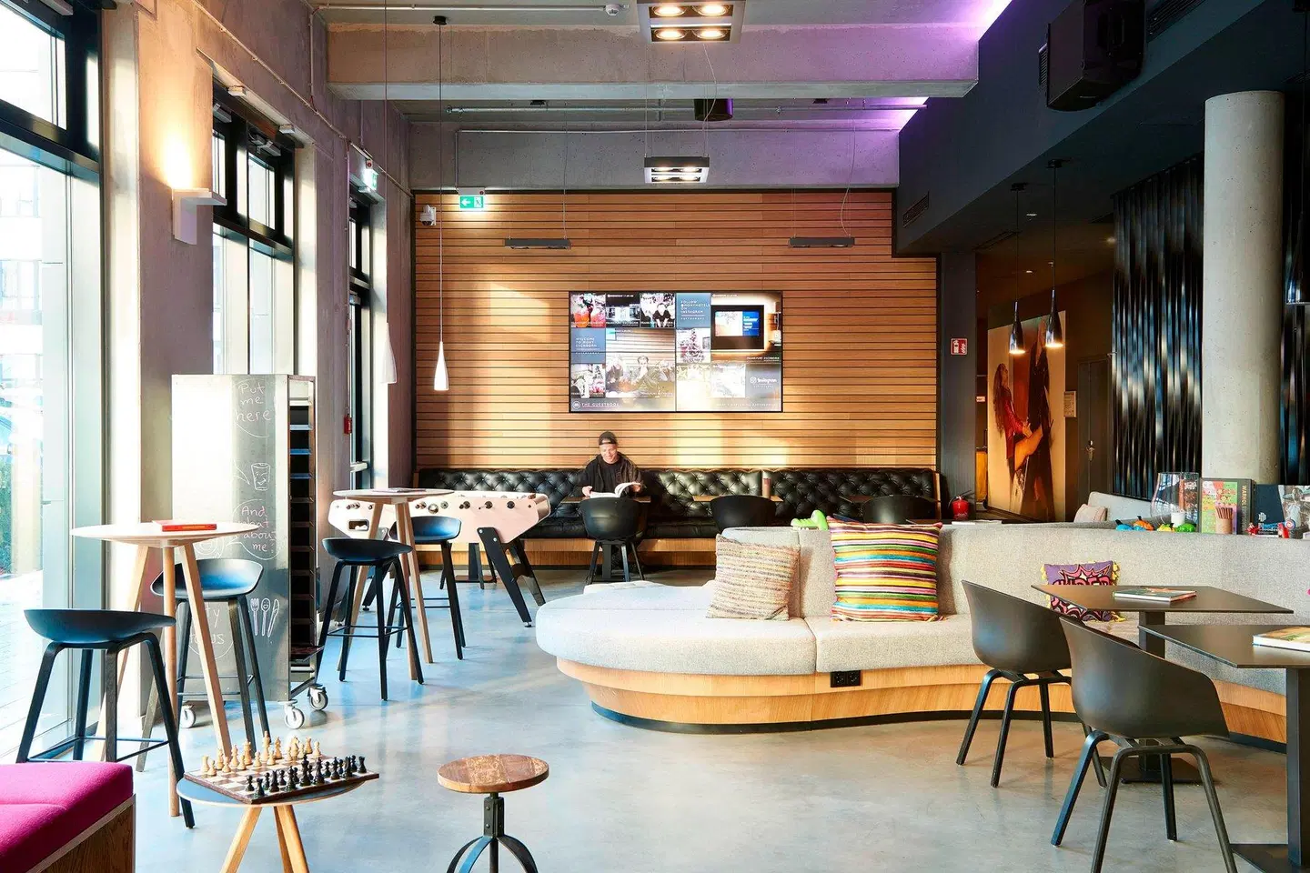 Moxy Frankfurt Eschborn Bar