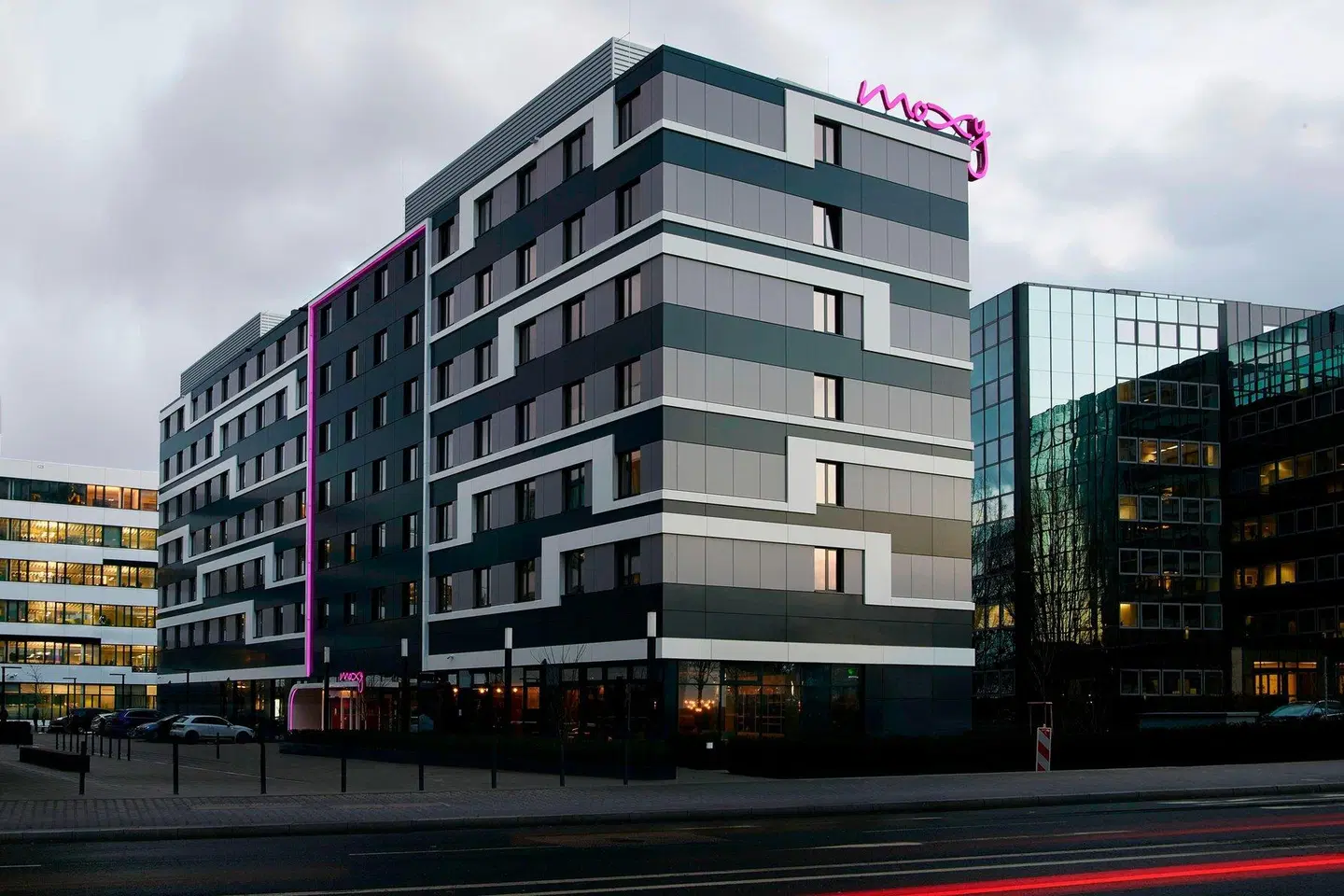 Moxy Frankfurt Eschborn EXTERIOR