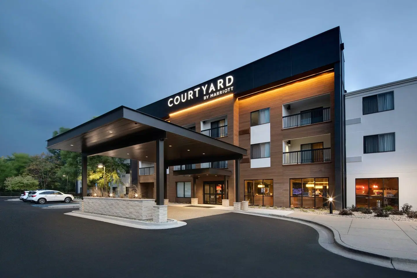 Courtyard by Marriott Grand Rapids Airport EXTERIOR
